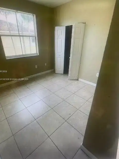 7337 nw 174 th ter # 107, Miami Lakes FL 33015 photo 4