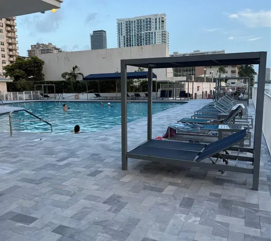 1833 S Ocean Dr # 305, Hallandale Beach FL 33009