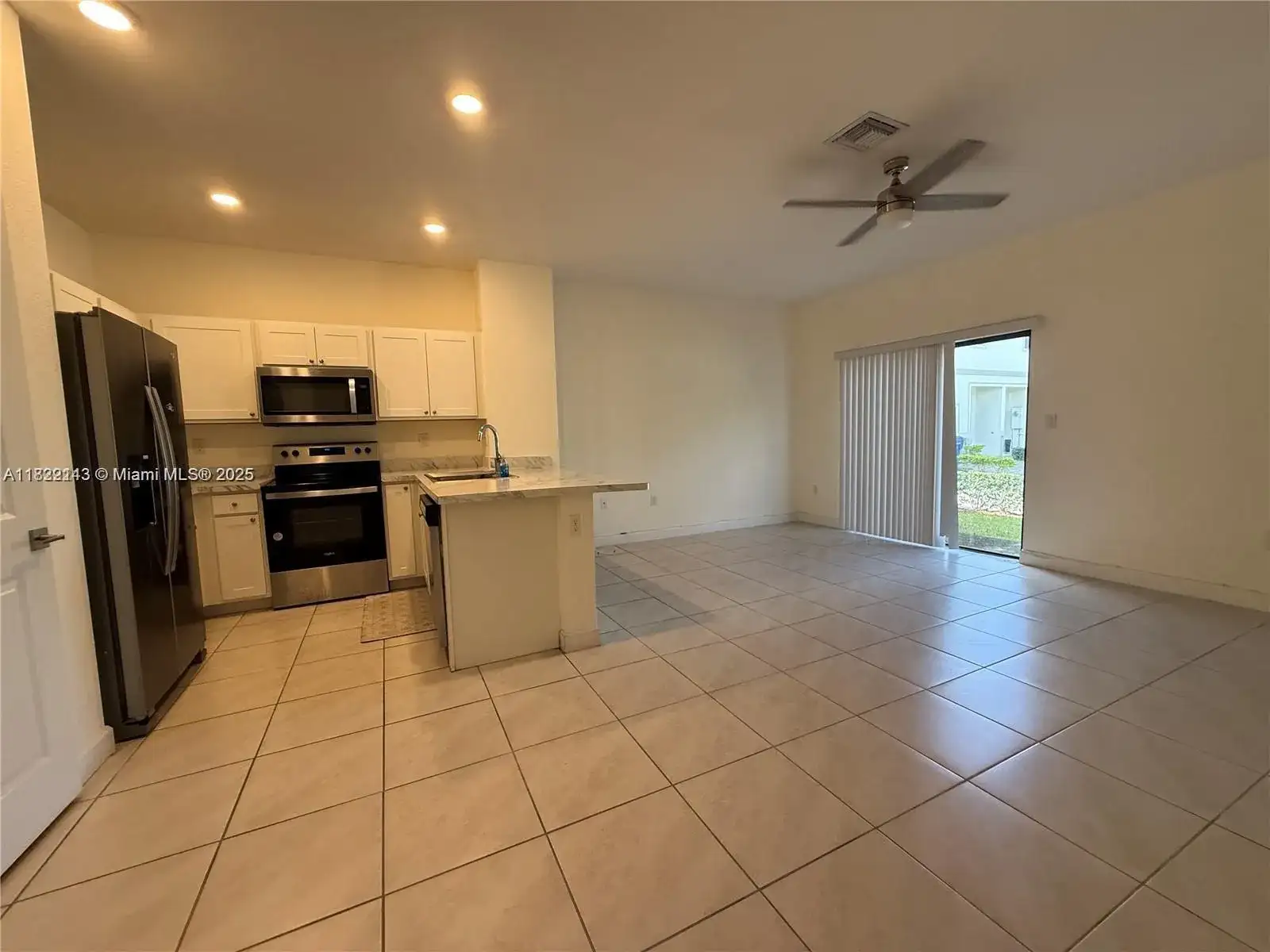 1100 SW 6th Ct, Florida City FL 33034 photo 4