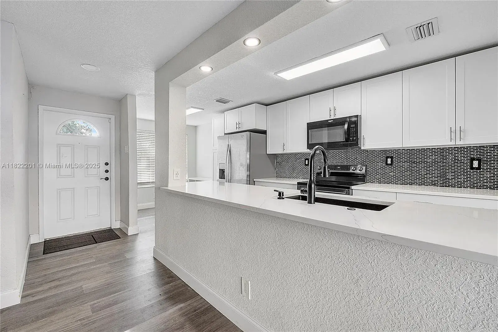 8239 NW 8th St # 3, Plantation FL 33324