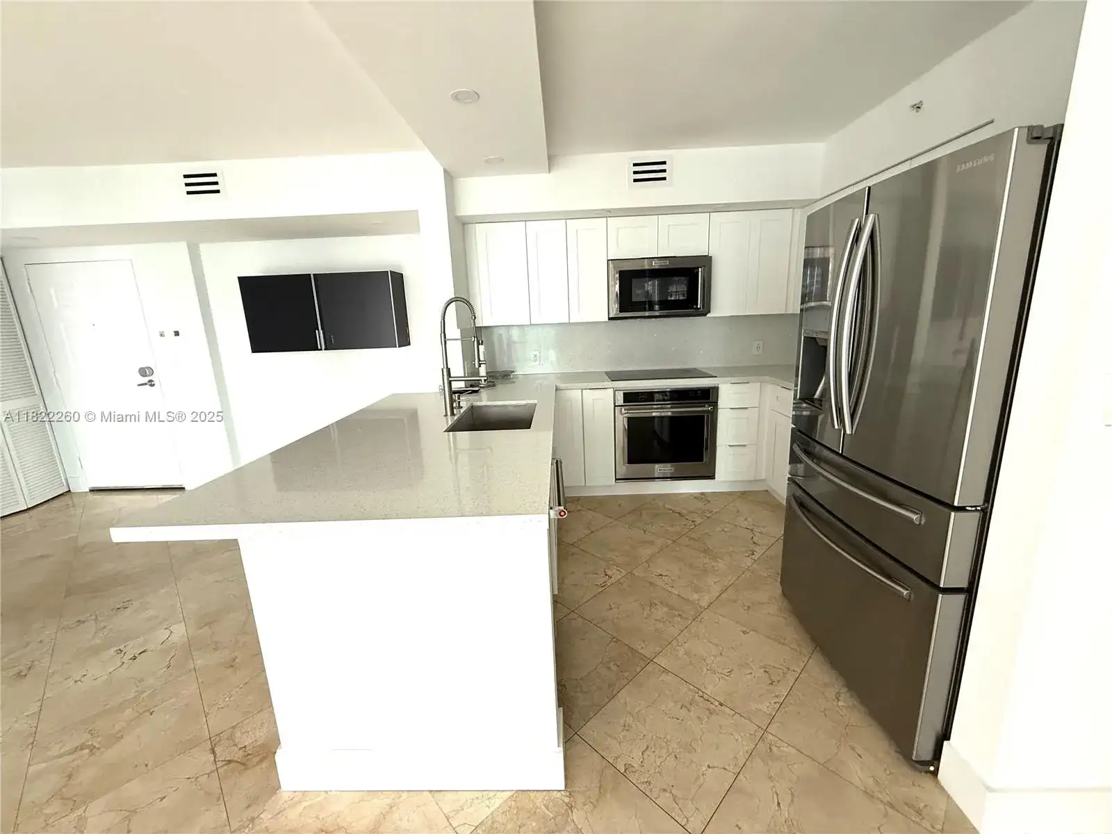 1155 Brickell Bay Dr # 1703, Miami FL 33131 photo 2