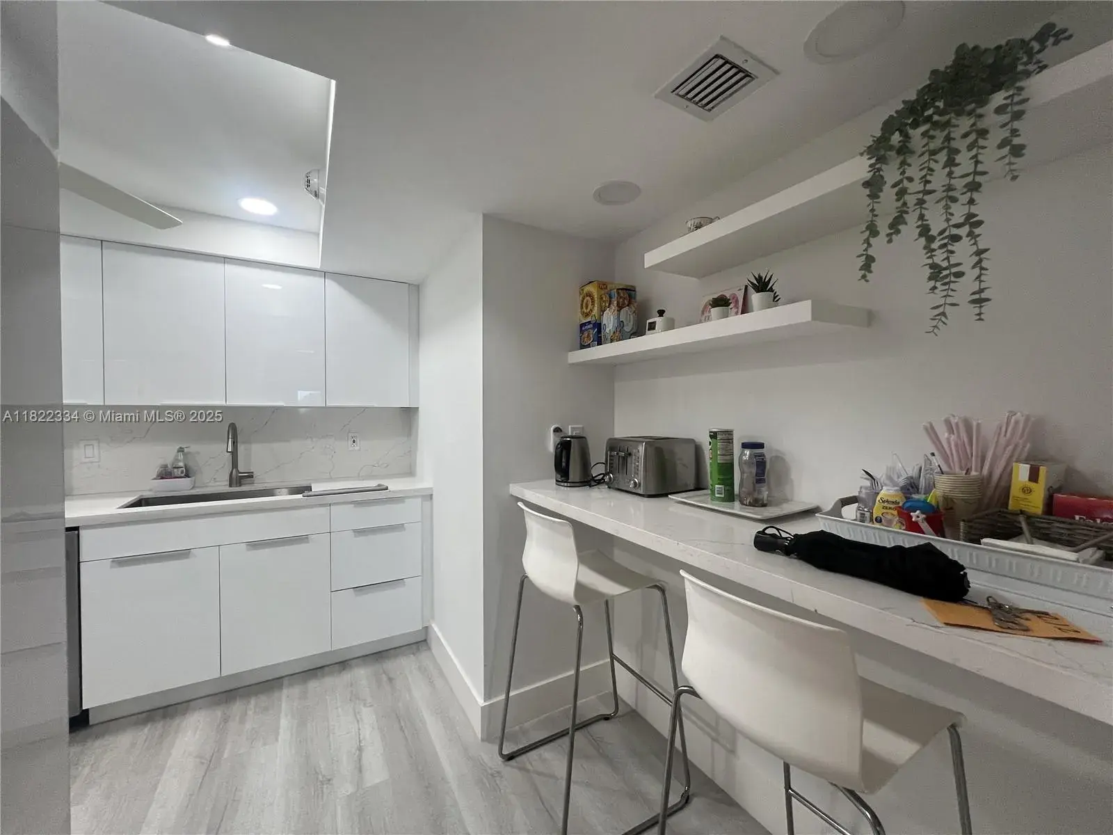 4900 N Ocean Blvd # 212, Lauderdale By The Sea FL 33308