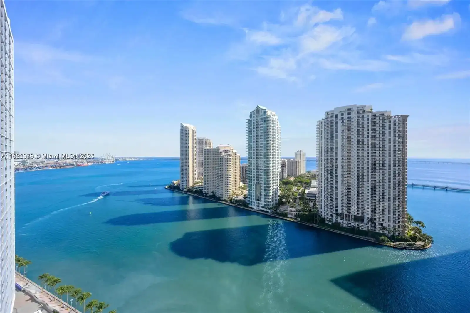 300 S Biscayne Blvd # 2612, Miami FL 33131 photo 2