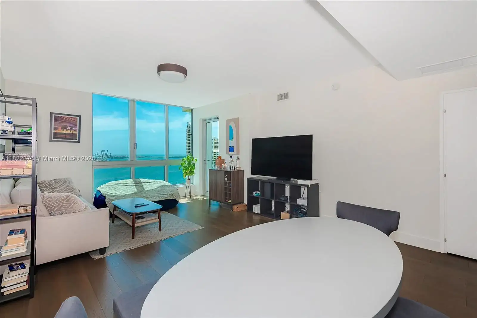 300 S Biscayne Blvd # 2612, Miami FL 33131 photo 4
