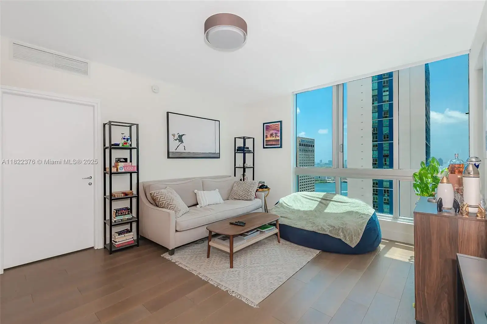 300 S Biscayne Blvd # 2612, Miami FL 33131 photo 5
