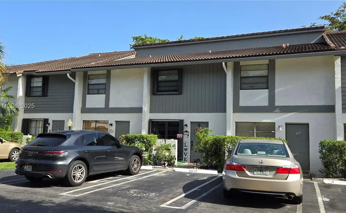 9750 NW 14th St # 5, Coral Springs FL 33071