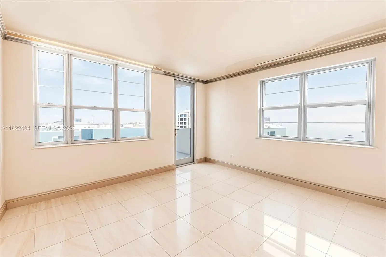 100 Lincoln Rd # 811, Miami Beach FL 33139 photo 2