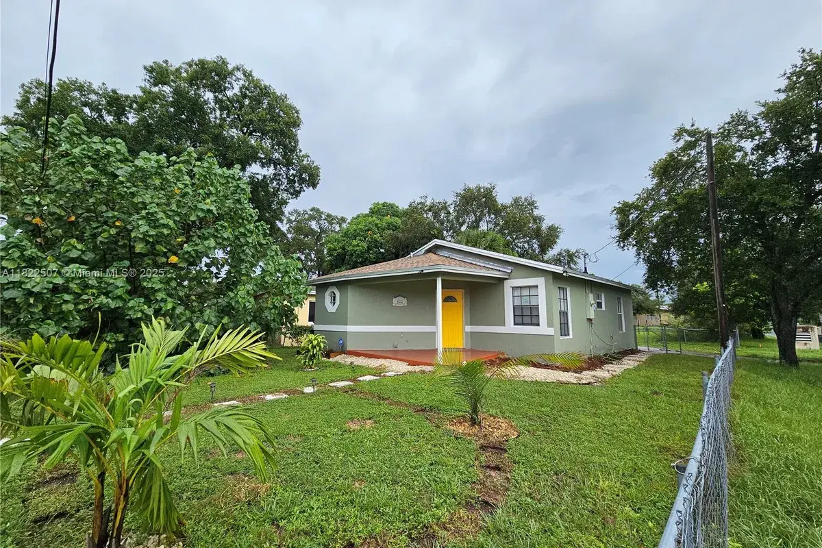 800 NW 15th Ave, Fort Lauderdale FL 33311