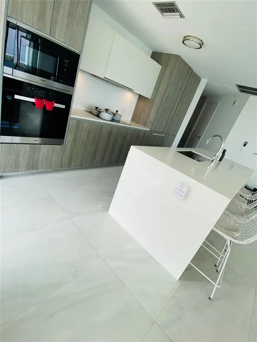 2900 NE 7th Ave # 1407, Miami FL 33137 photo 4