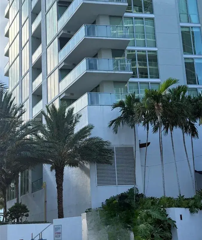 2900 NE 7th Ave # 1407, Miami FL 33137