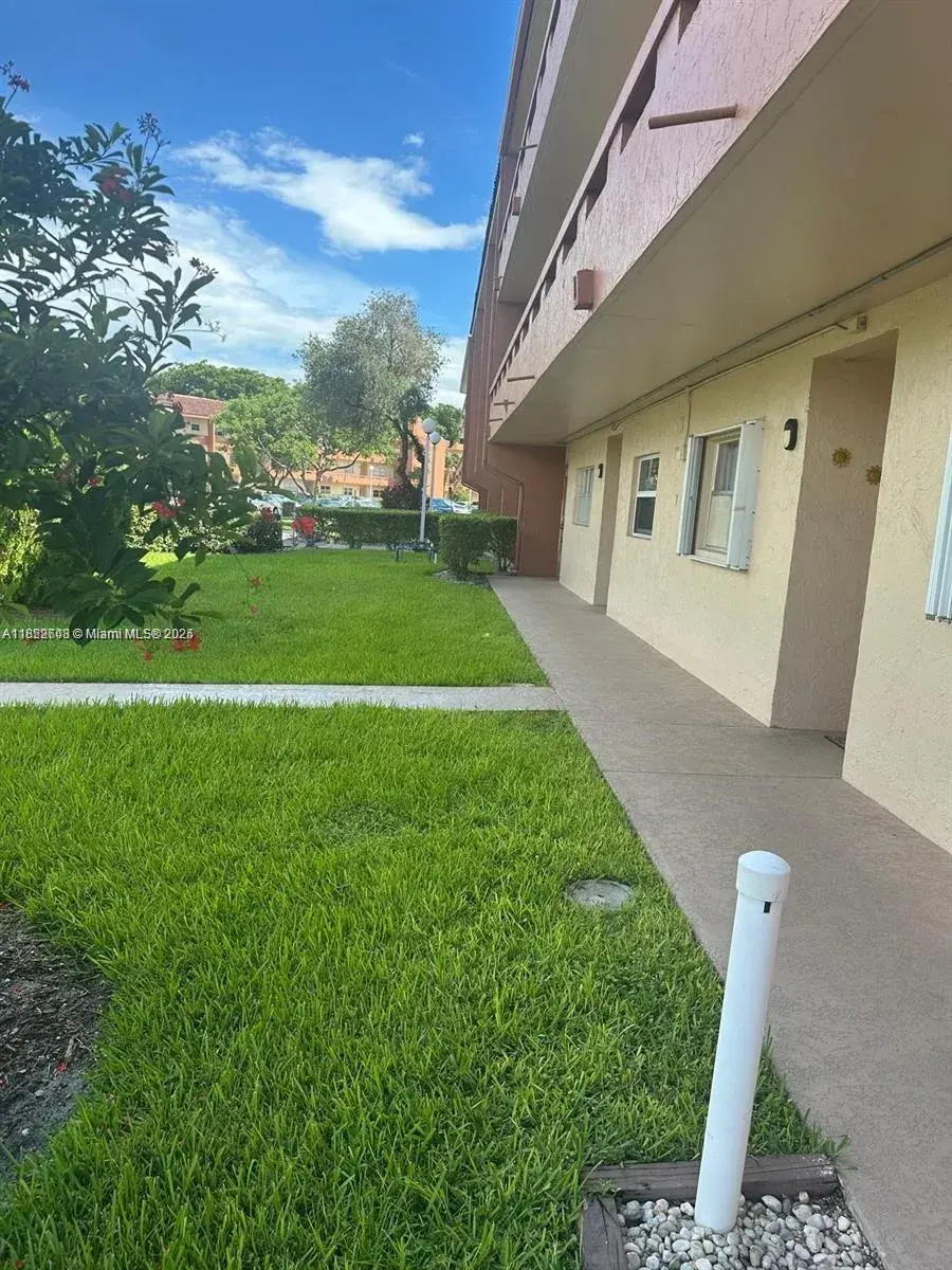 8834 W Mcnab Rd # 302, Tamarac FL 33321