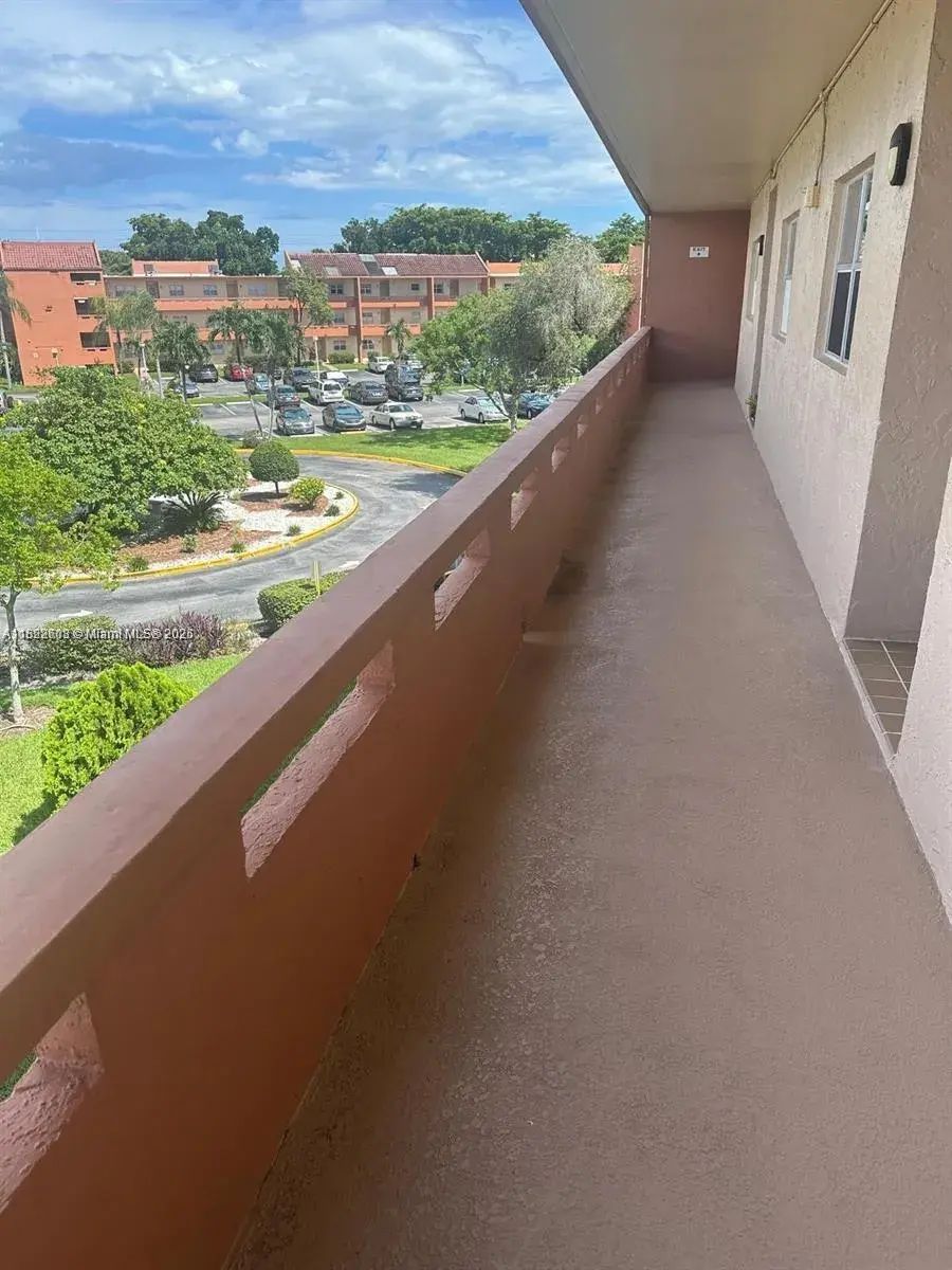 8834 W Mcnab Rd # 302, Tamarac FL 33321