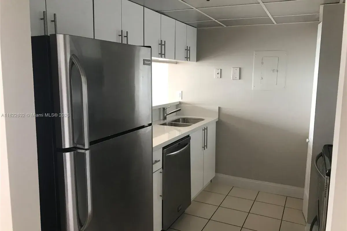 7601 E Treasure Dr # 2114, North Bay Village FL 33141