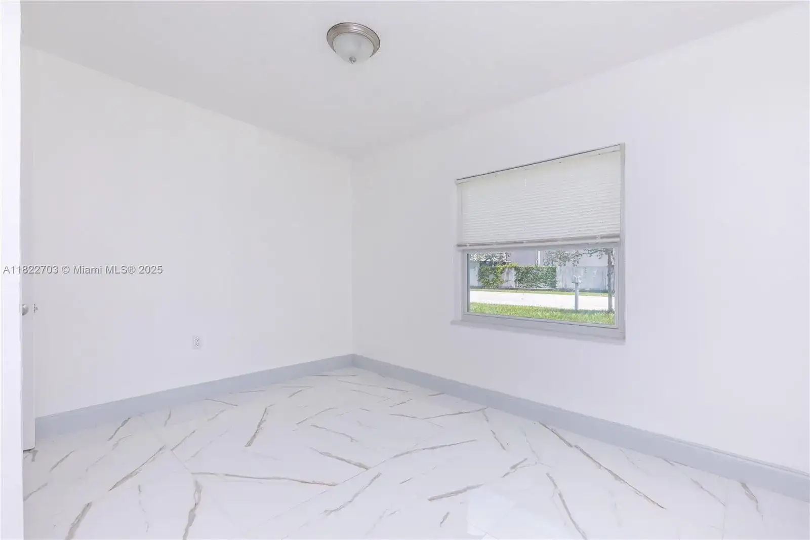 1758 NE 183rd St, North Miami Beach FL 33179 photo 4