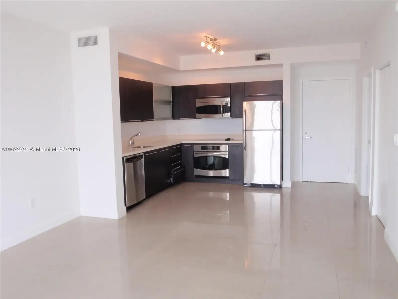 90 SW 3rd St # 1510, Miami FL 33130 photo 4