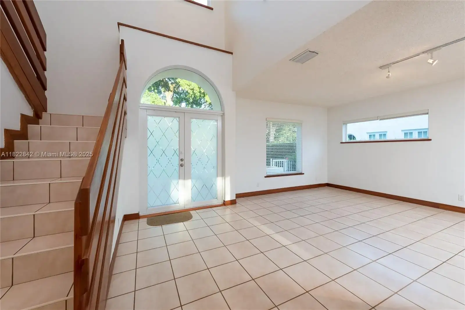 1910 Ferdinand St, Coral Gables FL 33134 photo 4