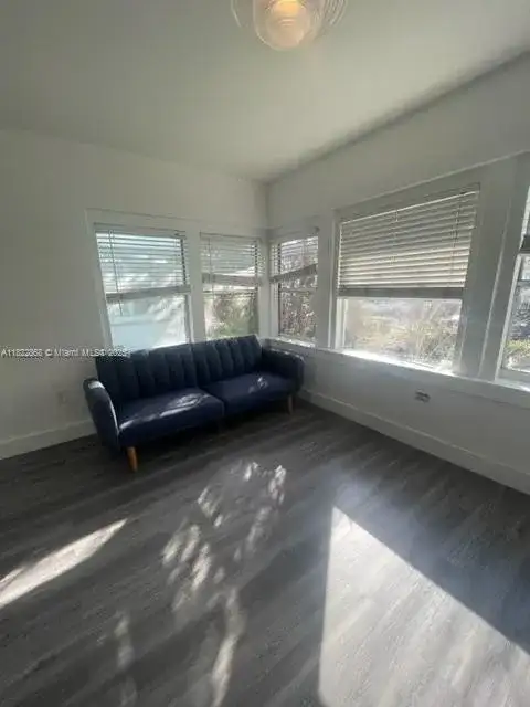 1555 Pennsylvania Ave # 101, Miami Beach FL 33139 photo 2