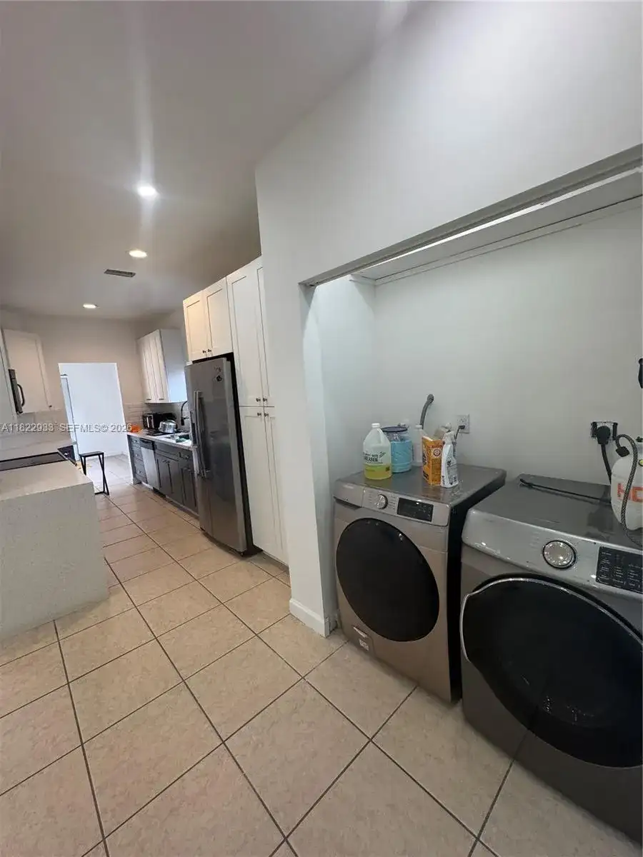 1281 NE 41st Pl, Homestead FL 33033 photo 3