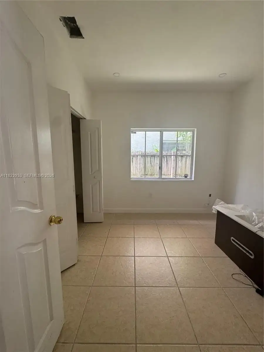 1281 NE 41st Pl, Homestead FL 33033 photo 5
