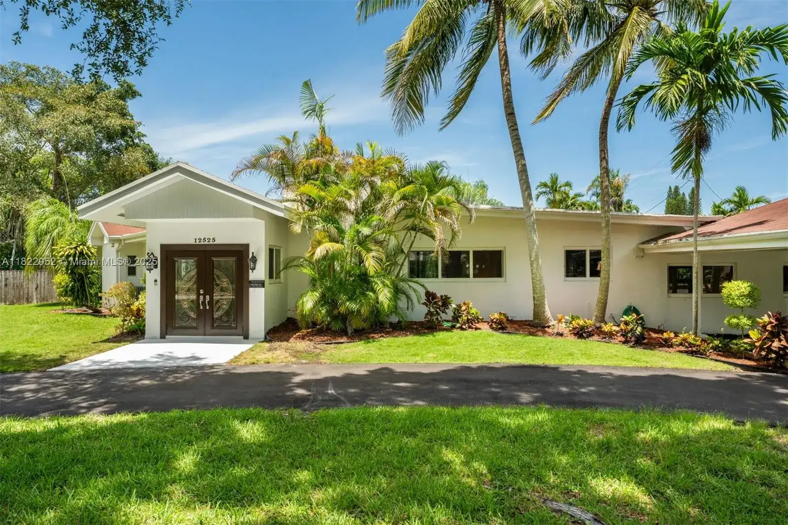 12525 SW 72nd Ave, Pinecrest FL 33156 photo 2