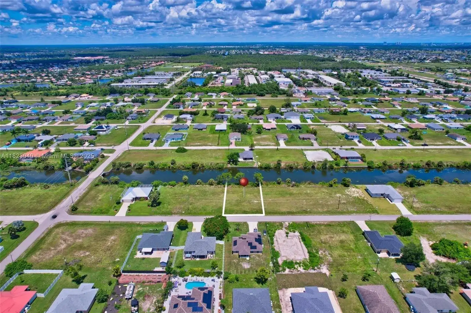 2625 NE 5th Pl, Cape Coral FL 33909 photo 3