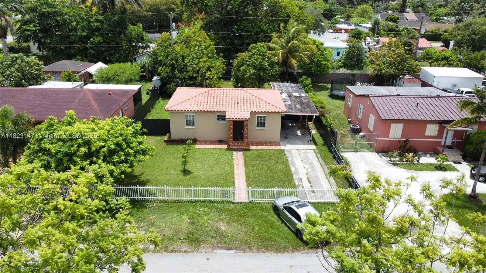 2 bedroom 1 bath Residential for sale at 926 NW 3rd Ave, Homestead FL 33030