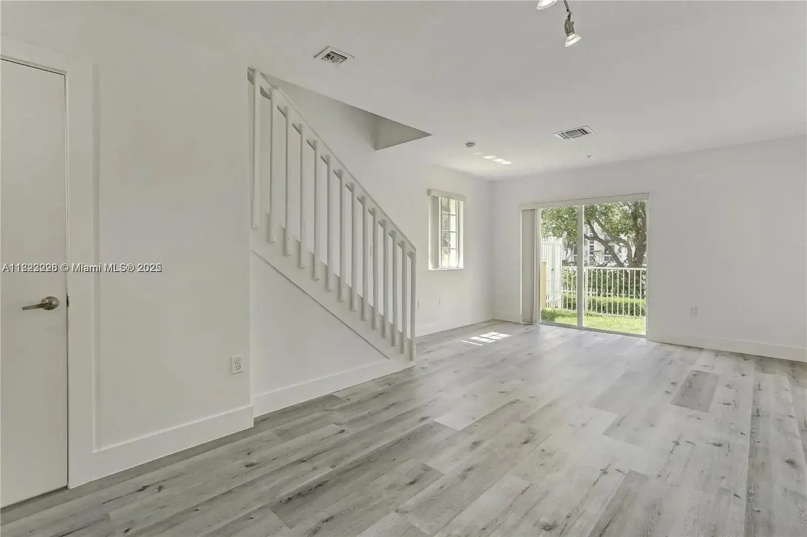 2054 NE 167th St # 122, North Miami Beach FL 33162 photo 4