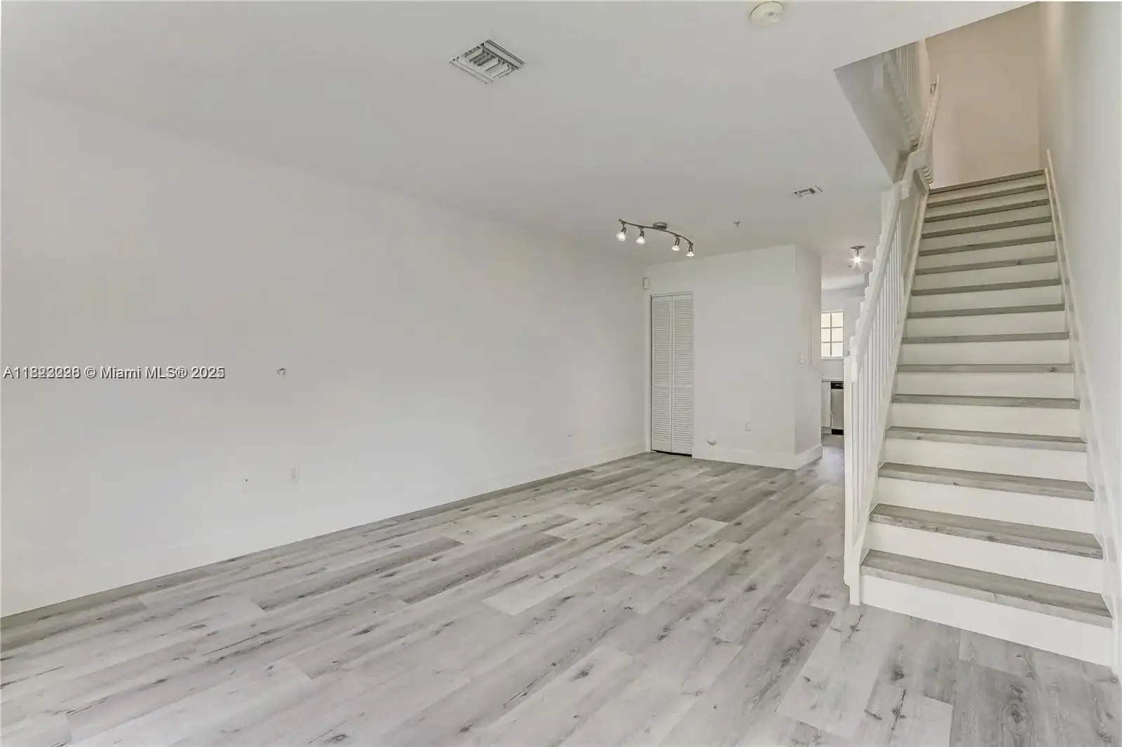 2054 NE 167th St # 122, North Miami Beach FL 33162 photo 5