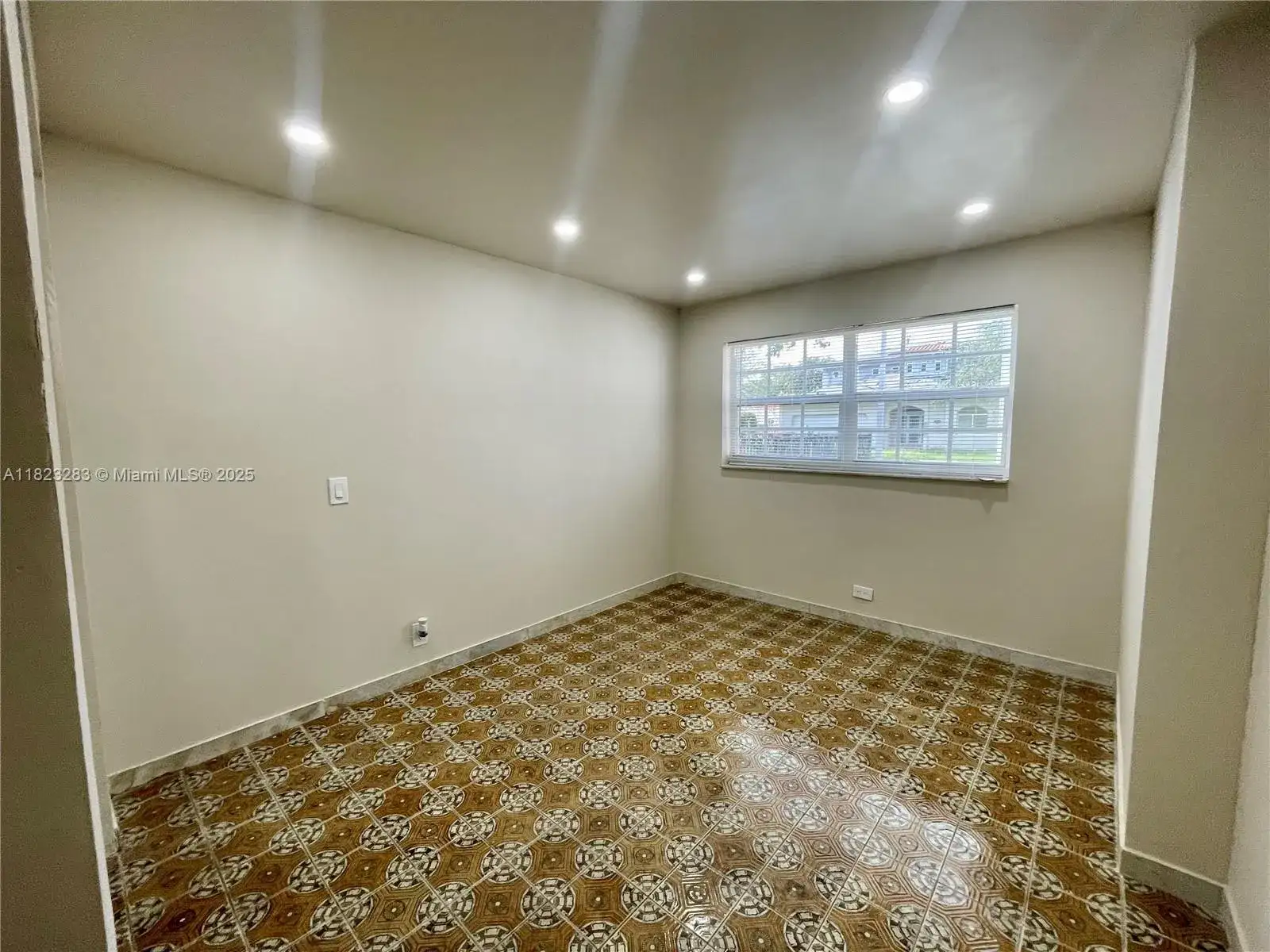 2338 SW 21st St Side, Miami FL 33145 photo 2