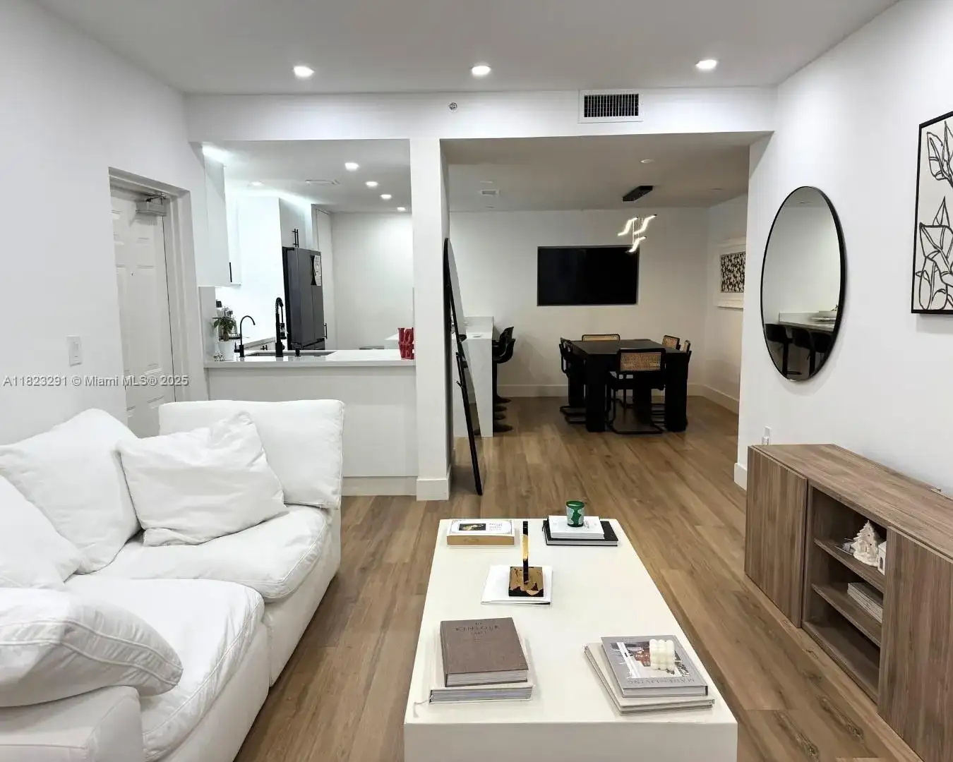 6630 NW 114th Ave # 1524, Doral FL 33178 photo 2