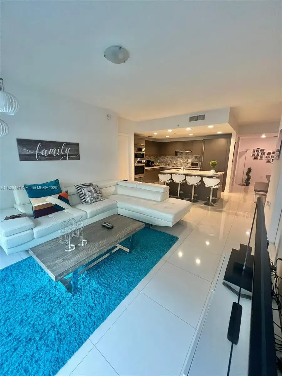 7661 NW 107th Ave # 207, Doral FL 33178