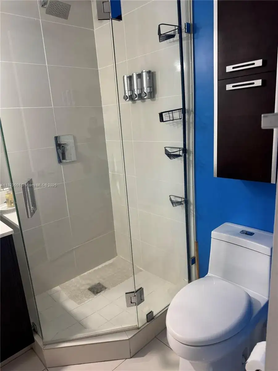 55 SW 9th St # 1005, Miami FL 33130 photo 3
