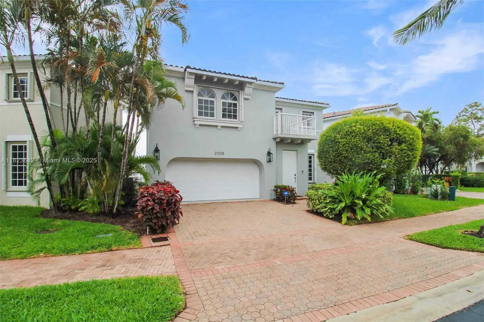 21025 NE 31st Ave, Aventura FL 33180 photo 2