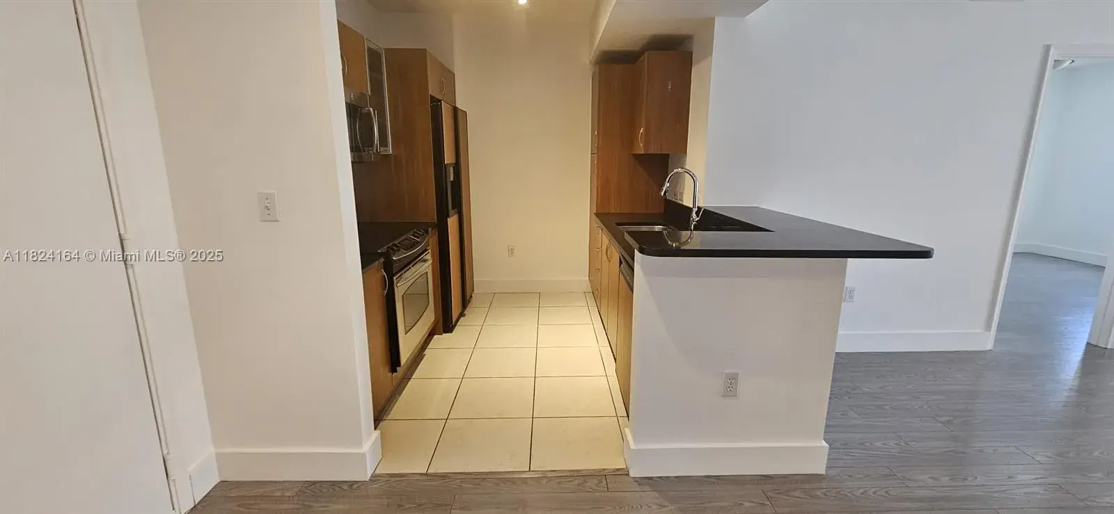 2775 NE 187th St # 424, Aventura FL 33180