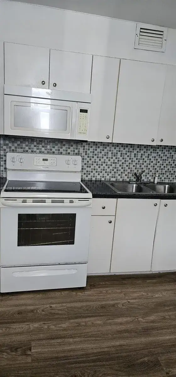 3660 NE 166th St # 503, North Miami Beach FL 33160