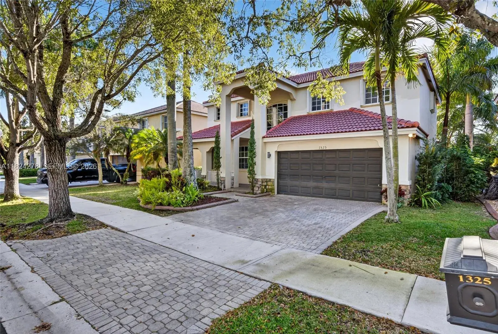 1325 Chenille Cir, Weston FL 33327