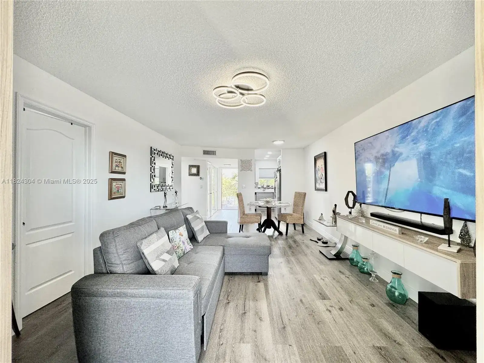 8305 Sunrise Lakes Blvd # 302, Sunrise FL 33322 photo 3