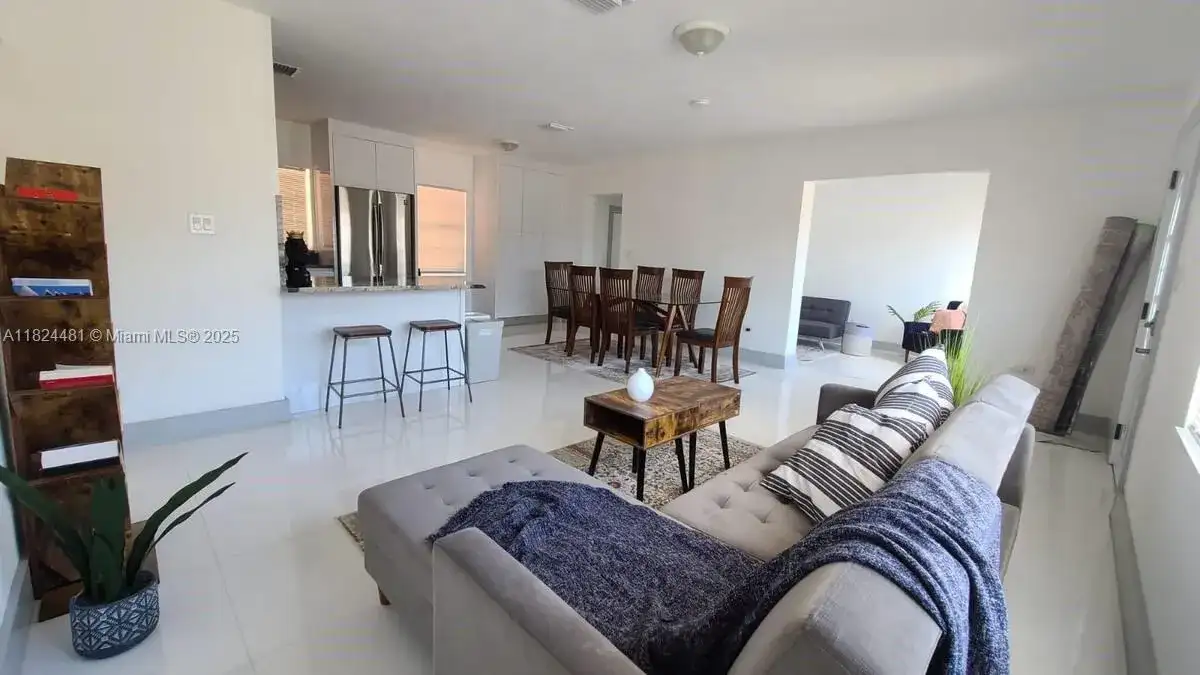1320 SW 17th Ave, Miami FL 33145 photo 2