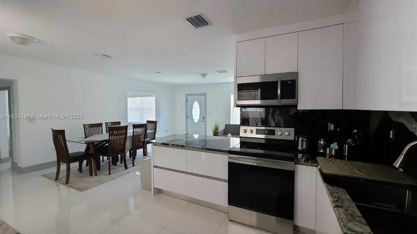 1320 SW 17th Ave, Miami FL 33145 photo 4