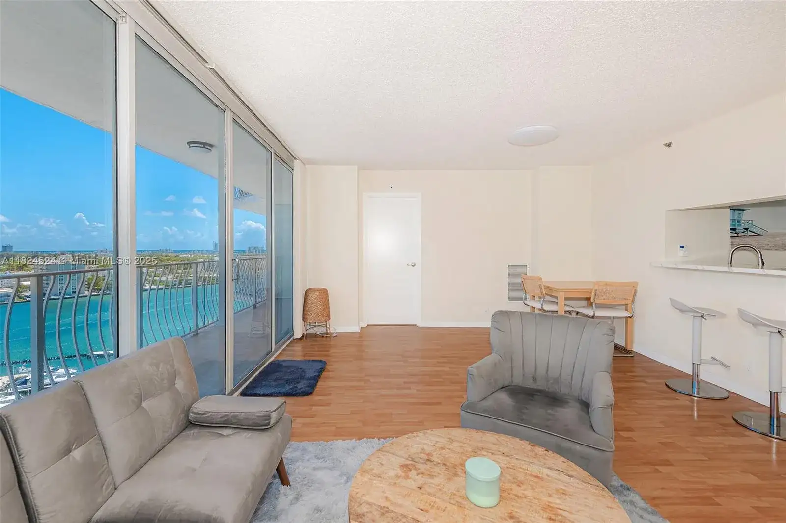 7601 E Treasure Dr # 1517, North Bay Village FL 33141 photo 2