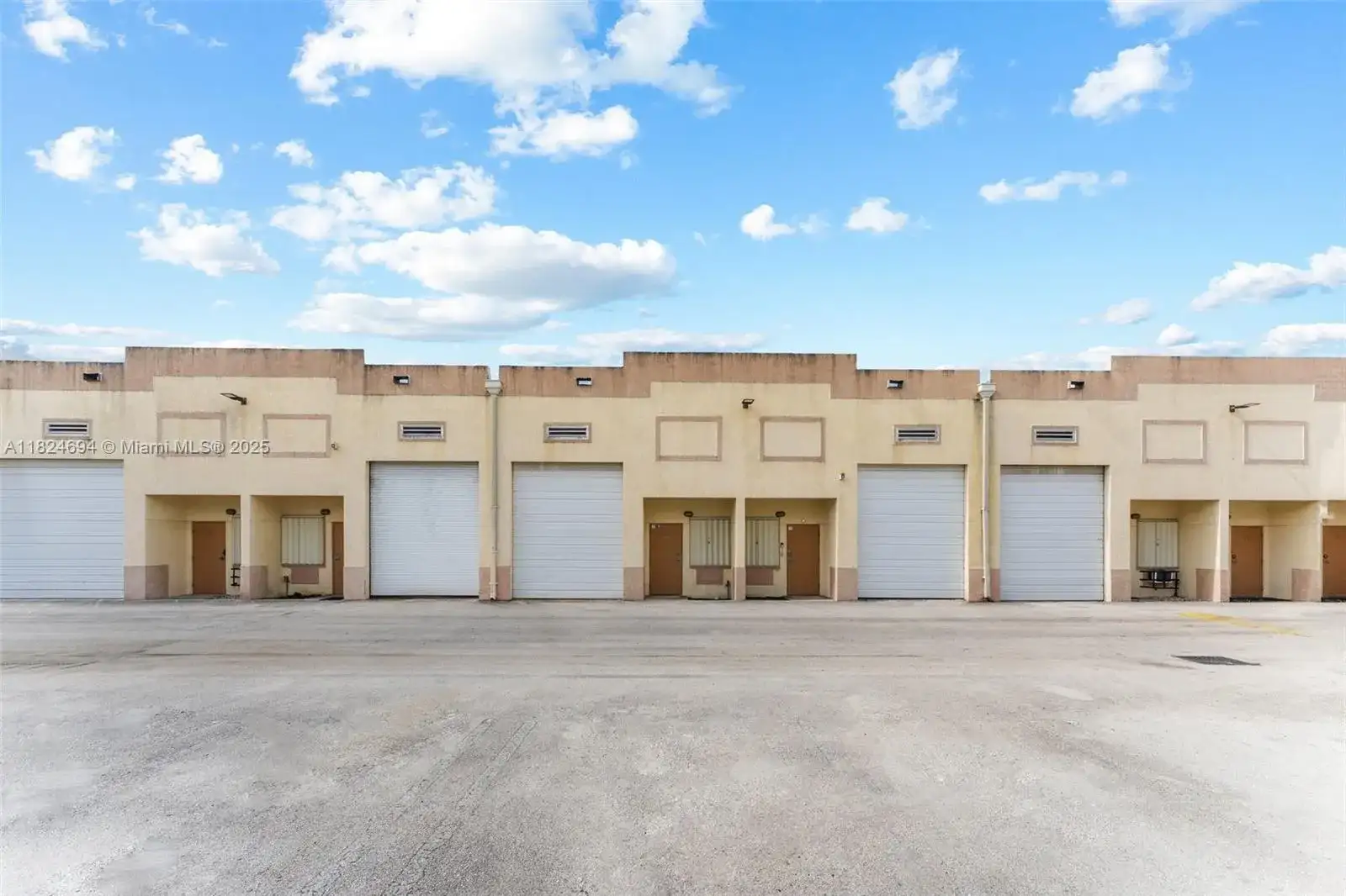 13816 SW 142nd Ave # 33, Miami FL 33186 photo 2