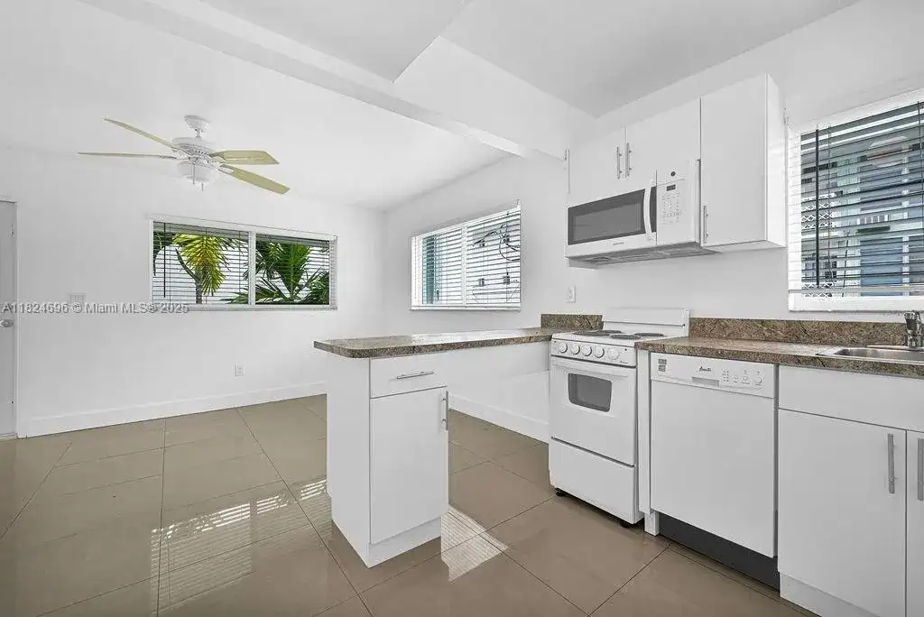 1409 Euclid Ave # 10, Miami Beach FL 33139 photo 2