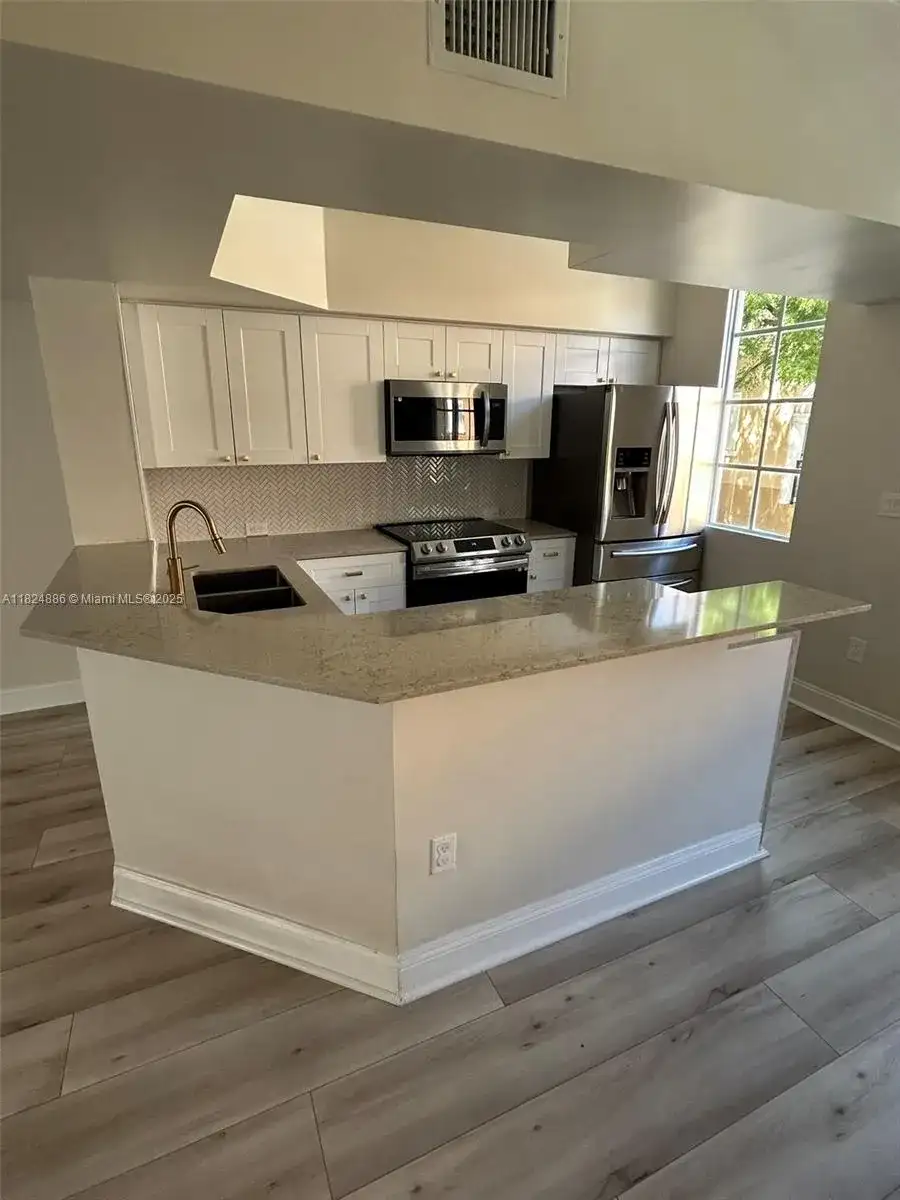 2921 NE 185th St # 1205, Aventura FL 33180 photo 2