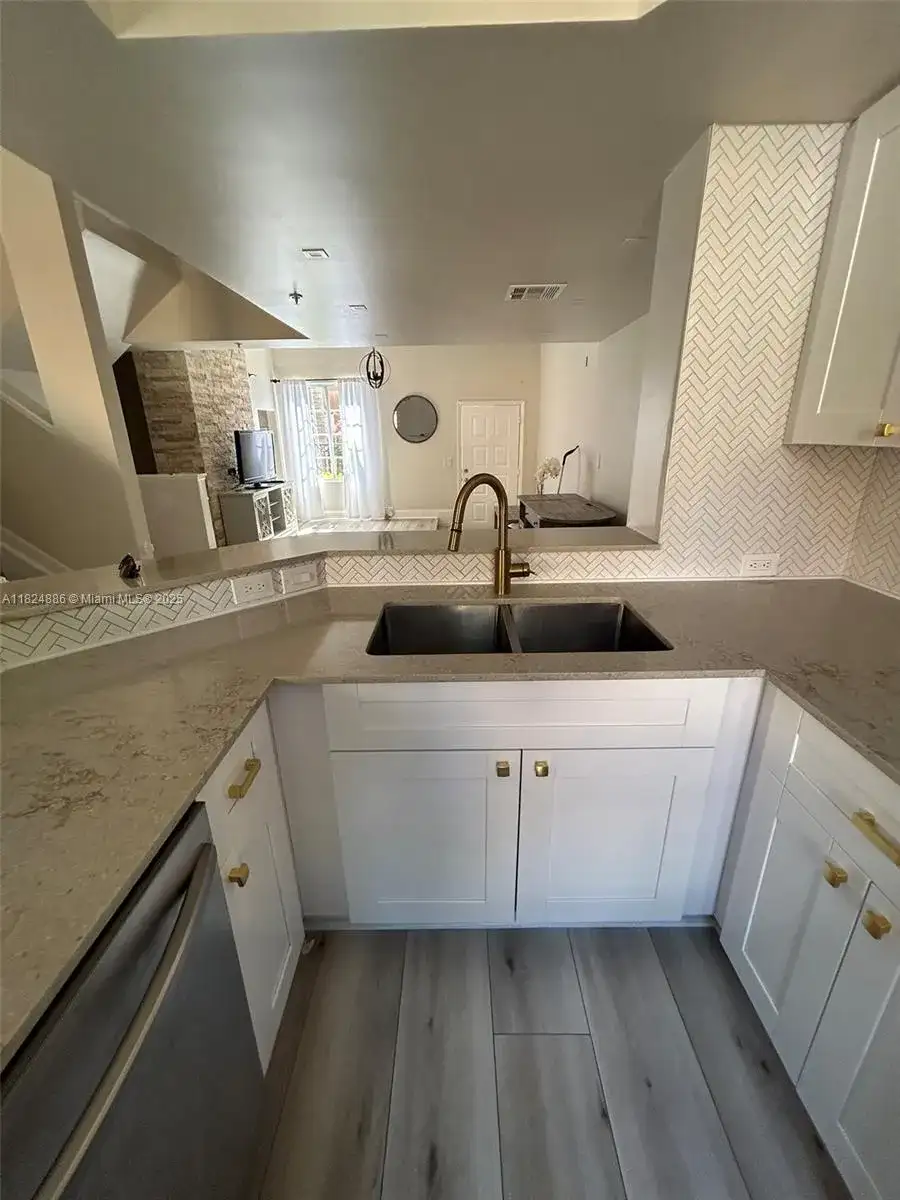 2921 NE 185th St # 1205, Aventura FL 33180 photo 4