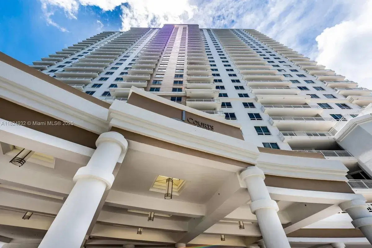 801 Brickell Key Blvd # 807, Miami FL 33131