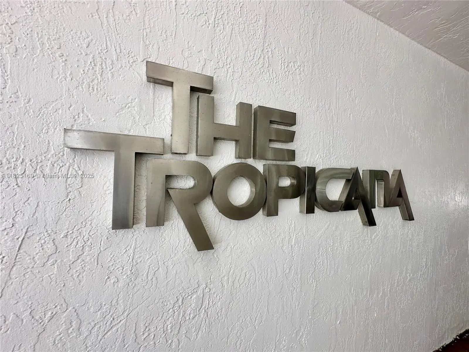 15645 Collins Ave # 706, Sunny Isles Beach FL 33160