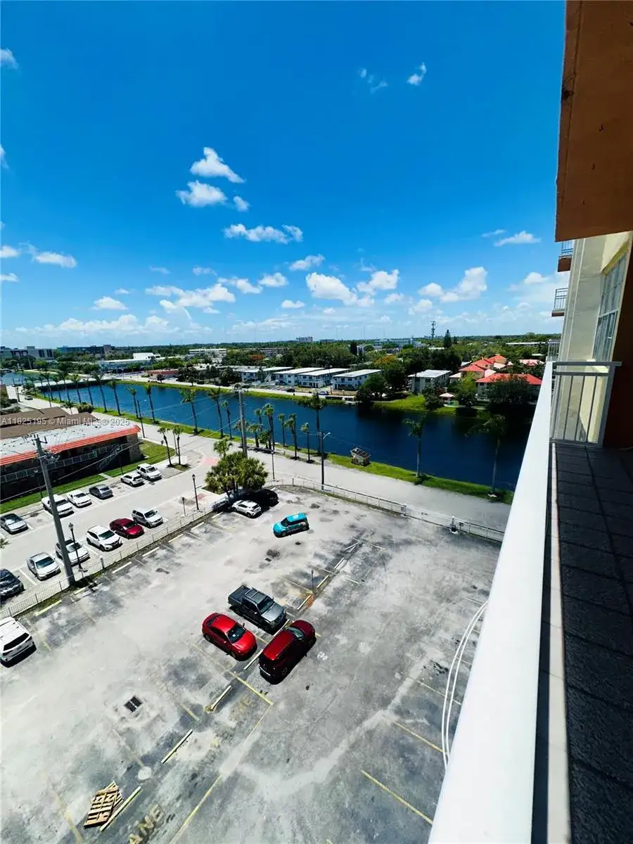 2025 NE 164th St # 811, North Miami Beach FL 33162
