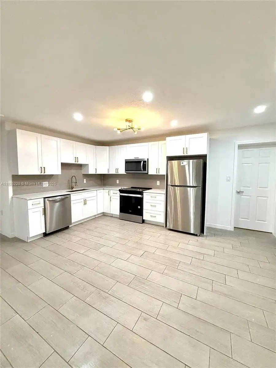 4438 E Riverside Drive, Fort Myers FL 33905 photo 3