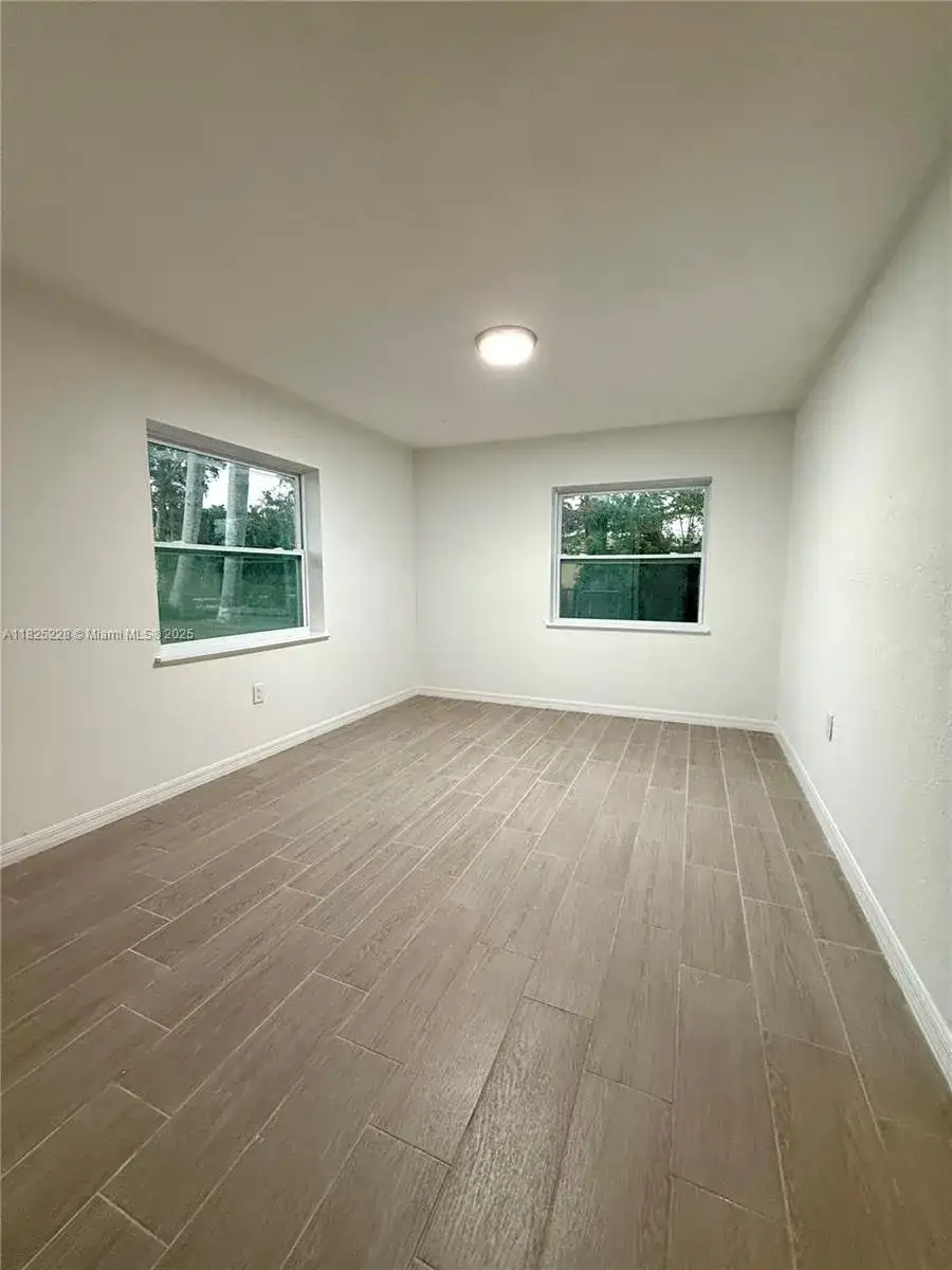 4438 E Riverside Drive, Fort Myers FL 33905 photo 4