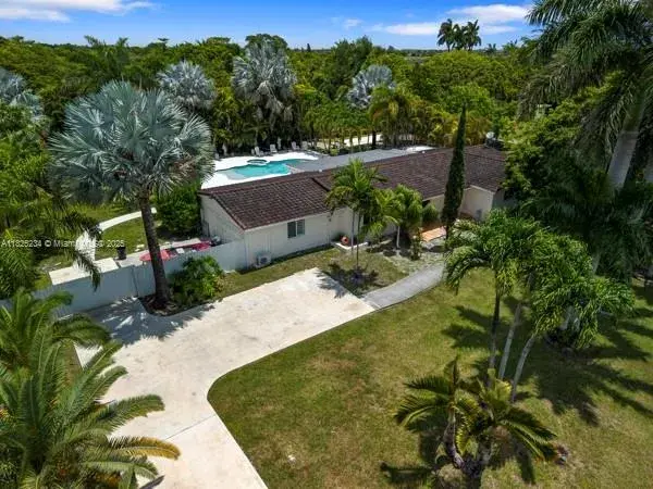 17975 SW 232nd St, Miami FL 33170
